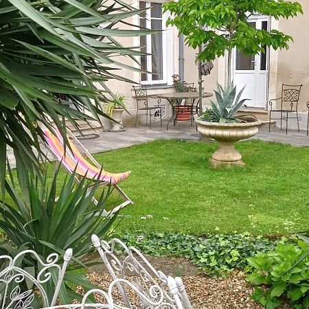 Agreables Chambres D'Hotes Pres Du Centre Ville Avec Jardin Le Mans Exterior foto